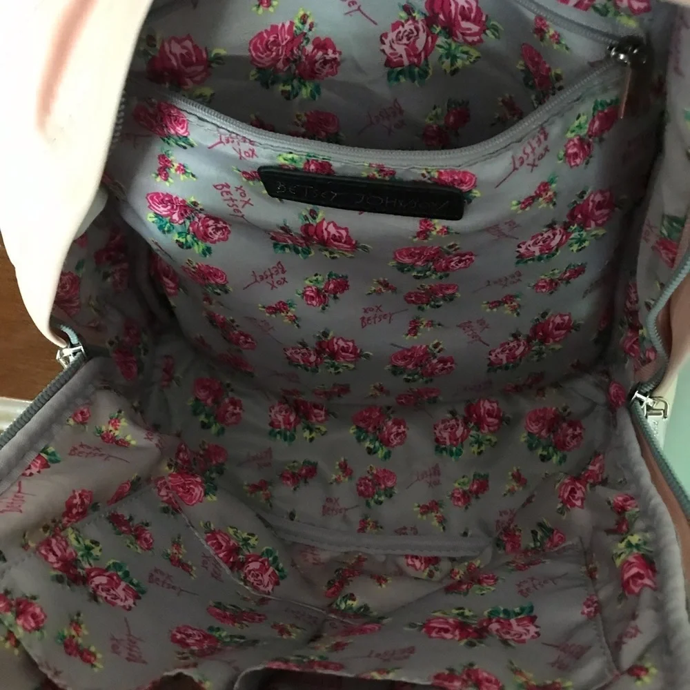 💋Betsy Johnson Pink Bow Backpack‼️FINAL SALE - Picture 4 of 10